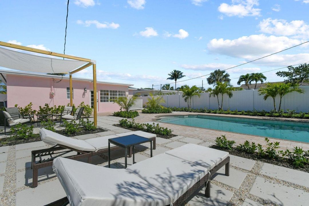 待售: $725,000 (2 贝兹, 2 浴室, 1160 平方英尺)