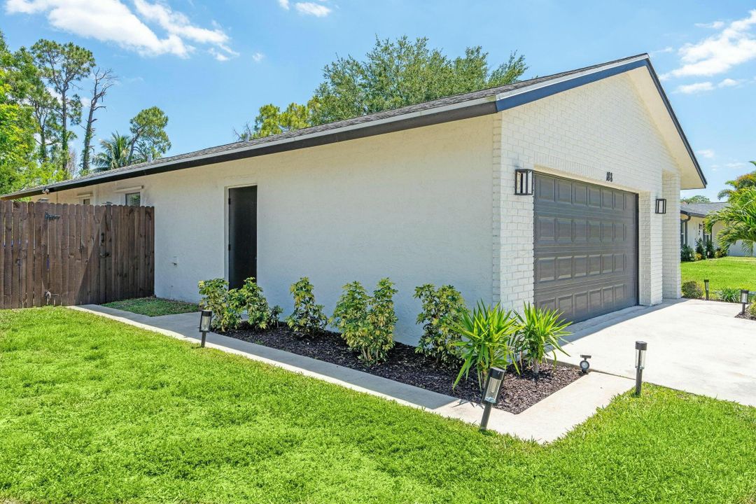 Active With Contract: $559,900 (3 beds, 2 baths, 1606 Square Feet)