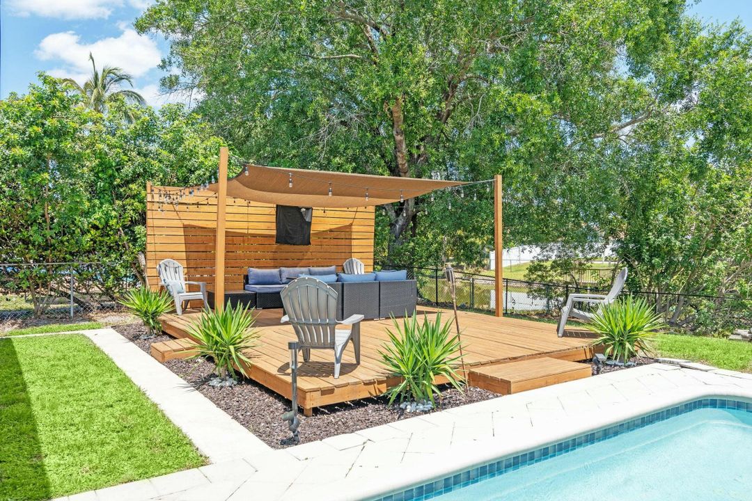 Active With Contract: $559,900 (3 beds, 2 baths, 1606 Square Feet)