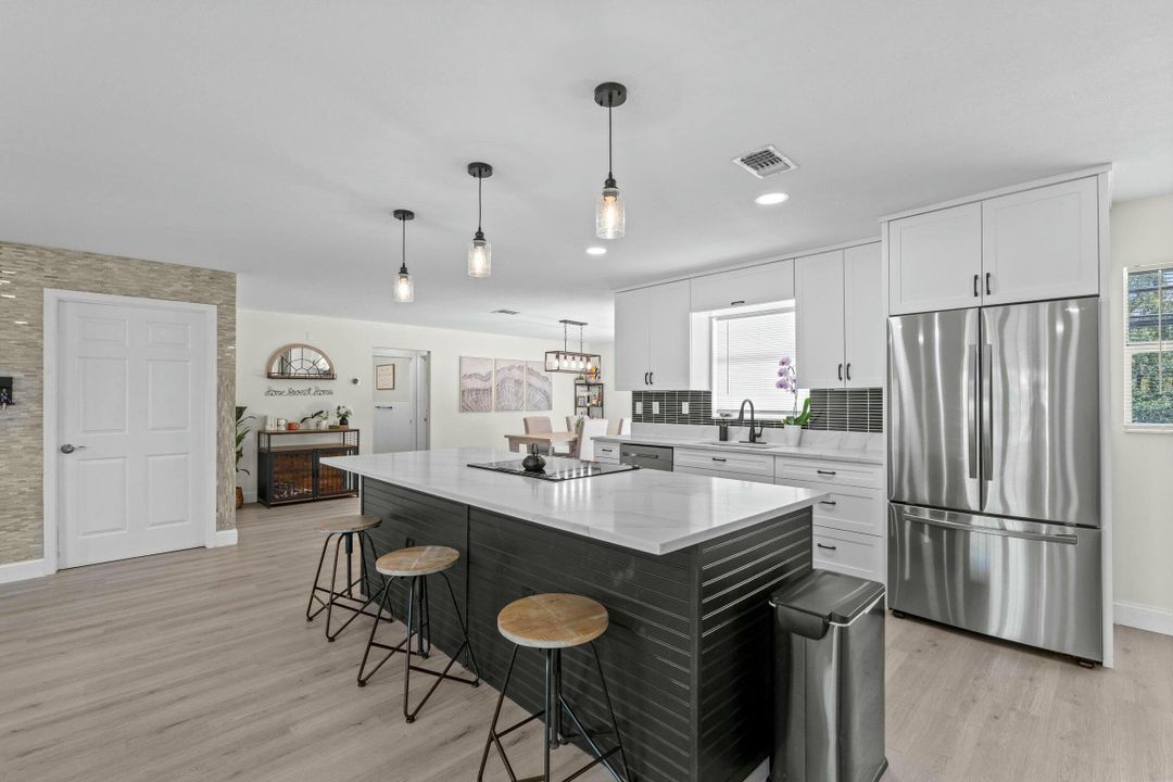 Active With Contract: $559,900 (3 beds, 2 baths, 1606 Square Feet)