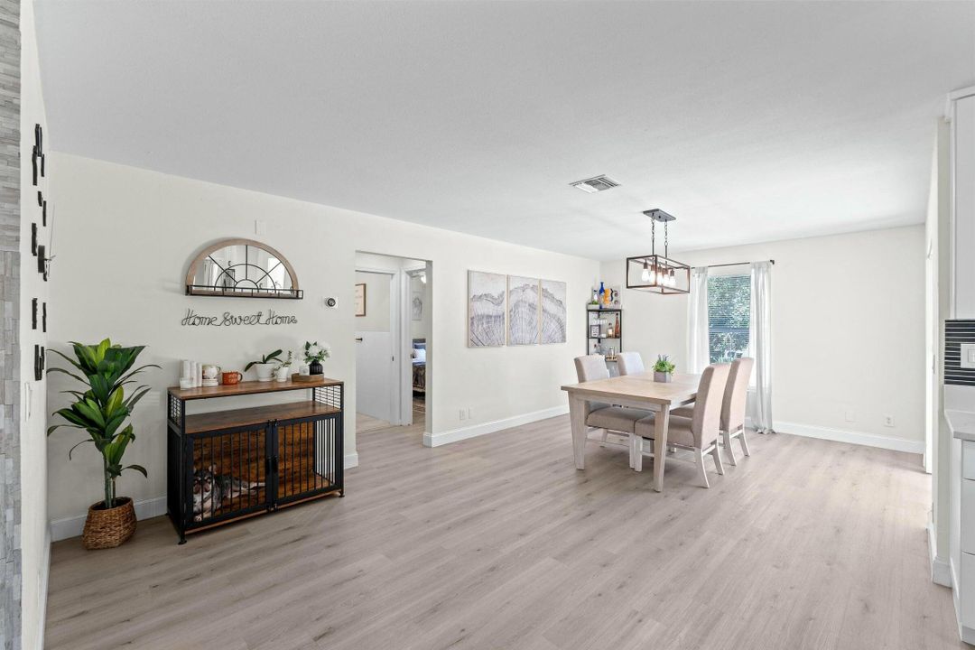 Active With Contract: $559,900 (3 beds, 2 baths, 1606 Square Feet)