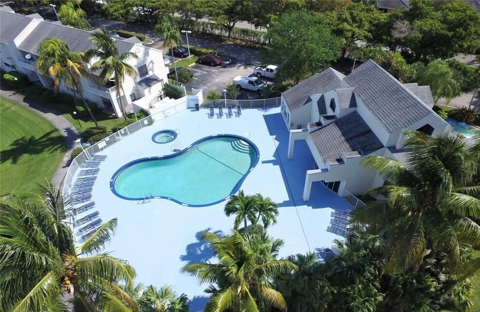 For Rent: $1,690 (1 beds, 1 baths, 802 Square Feet)