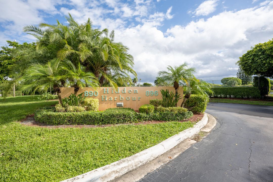 For Sale: $399,900 (2 beds, 2 baths, 1025 Square Feet)