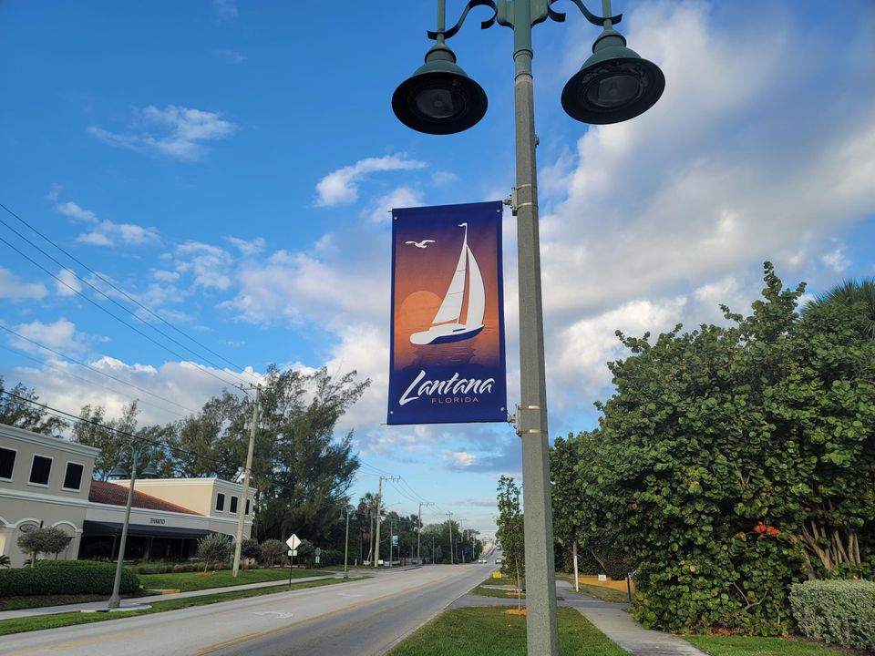 For Sale: $399,900 (2 beds, 2 baths, 1025 Square Feet)