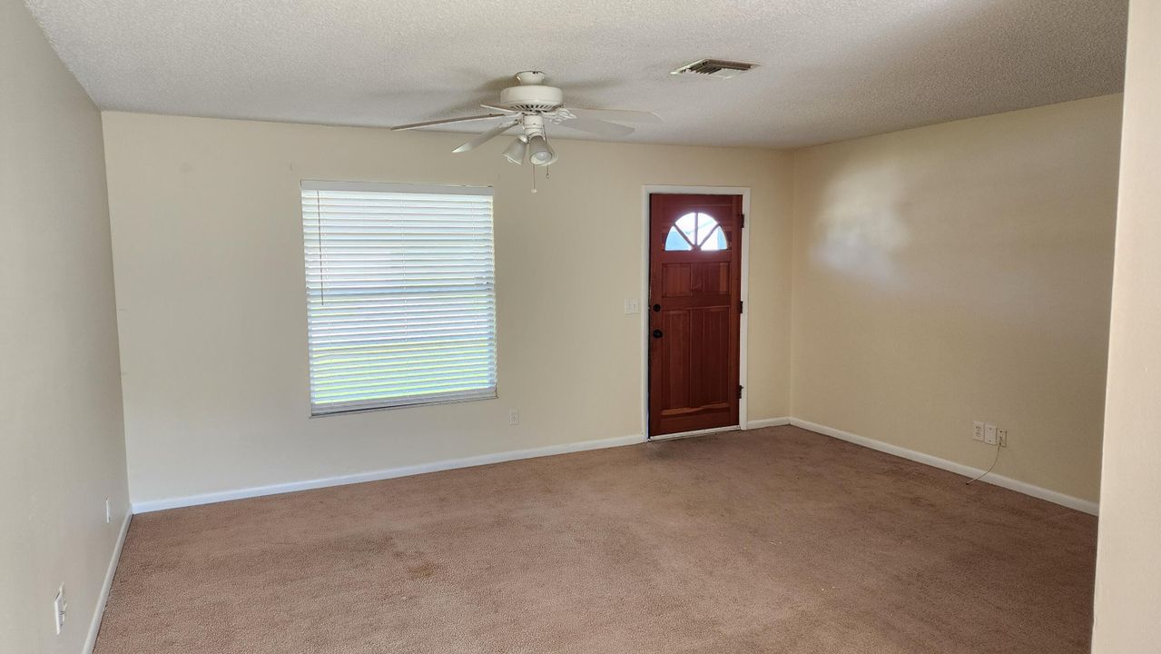 For Sale: $279,500 (2 beds, 2 baths, 1026 Square Feet)