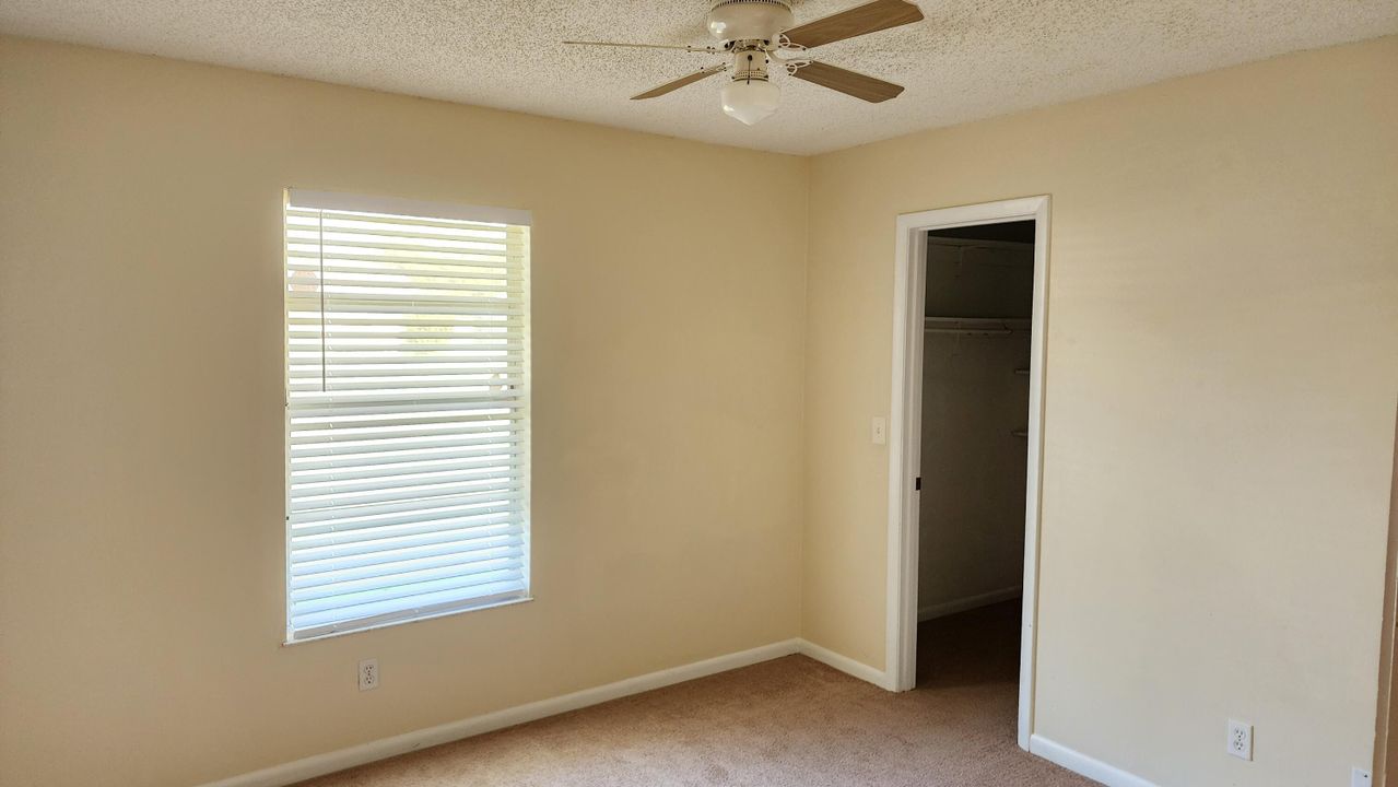 For Sale: $279,500 (2 beds, 2 baths, 1026 Square Feet)