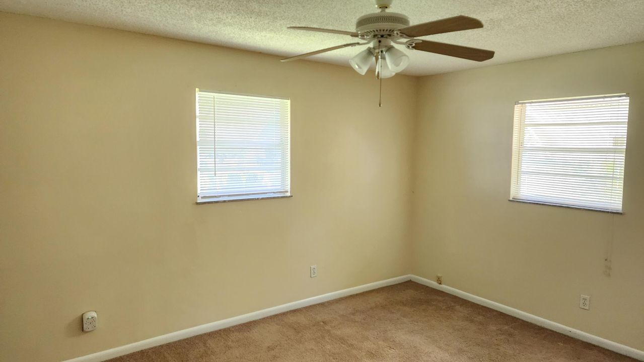 For Sale: $279,500 (2 beds, 2 baths, 1026 Square Feet)