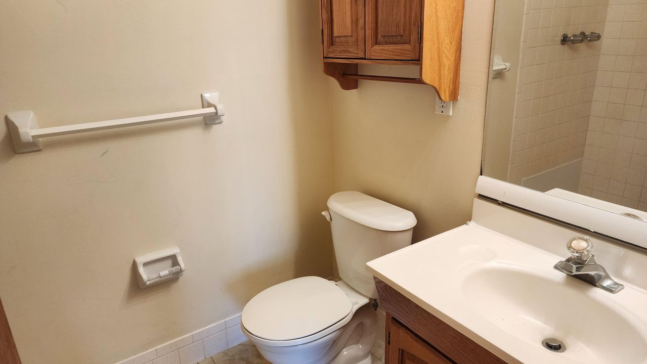 For Sale: $279,500 (2 beds, 2 baths, 1026 Square Feet)