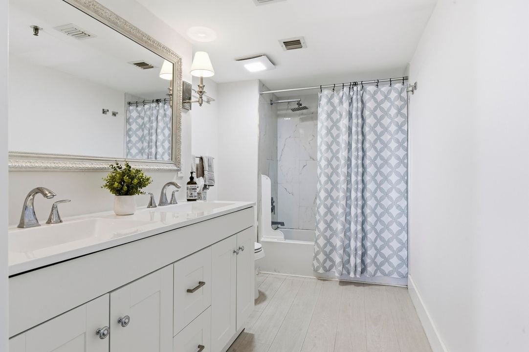 For Sale: $399,900 (2 beds, 2 baths, 1025 Square Feet)