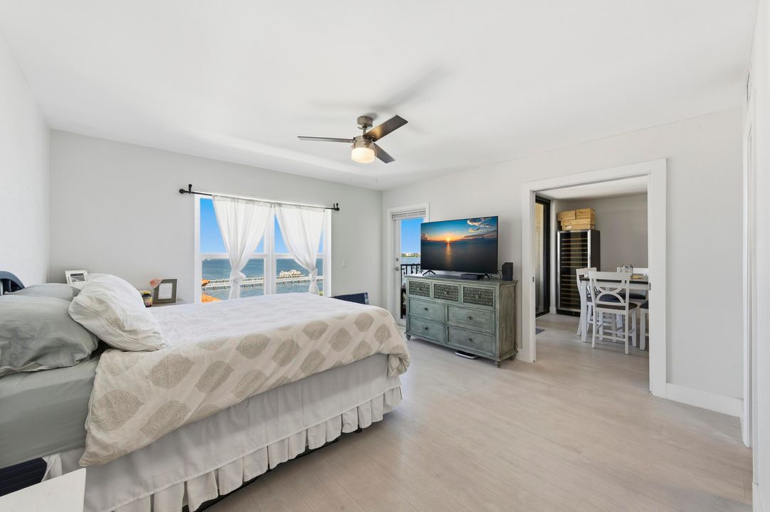 For Sale: $399,900 (2 beds, 2 baths, 1025 Square Feet)