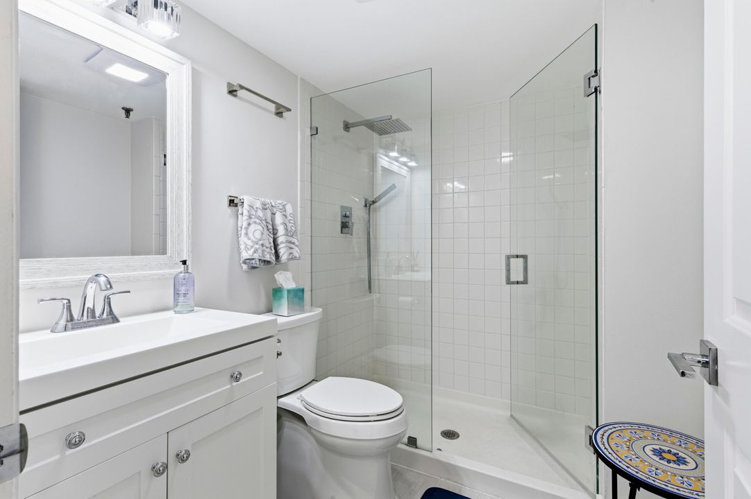 For Sale: $399,900 (2 beds, 2 baths, 1025 Square Feet)