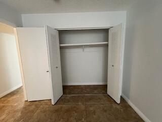 合同活跃: $265,900 (2 贝兹, 2 浴室, 900 平方英尺)