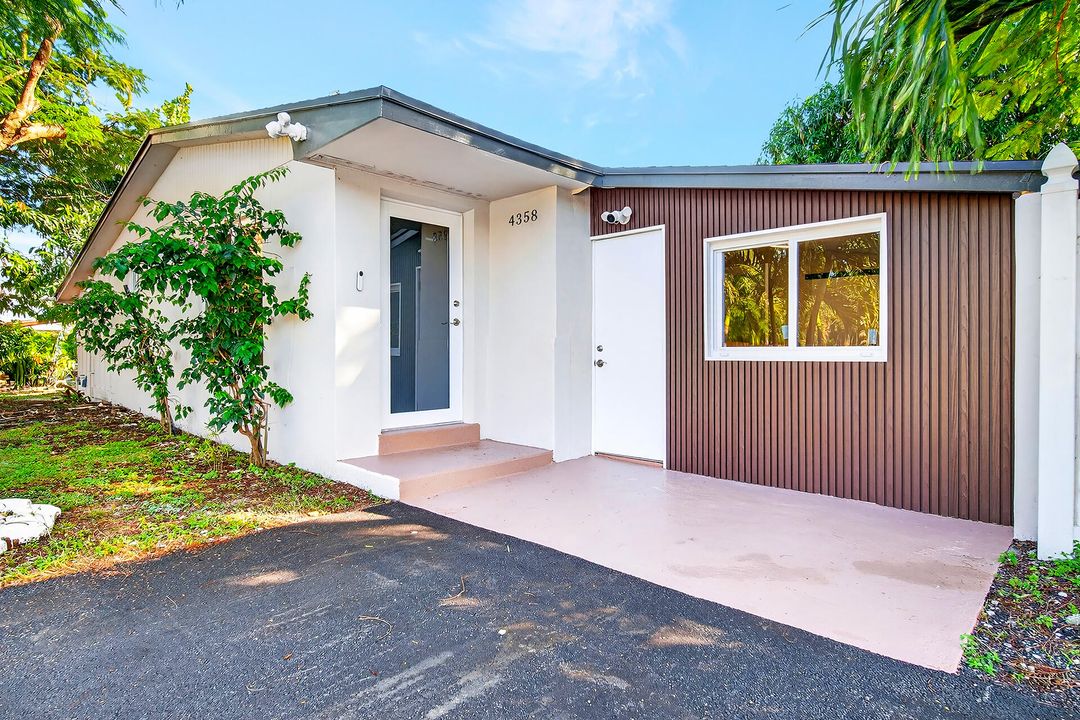 For Sale: $550,000 (4 beds, 3 baths, 1339 Square Feet)