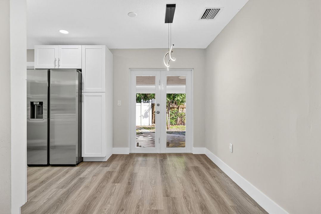 For Sale: $550,000 (4 beds, 3 baths, 1339 Square Feet)