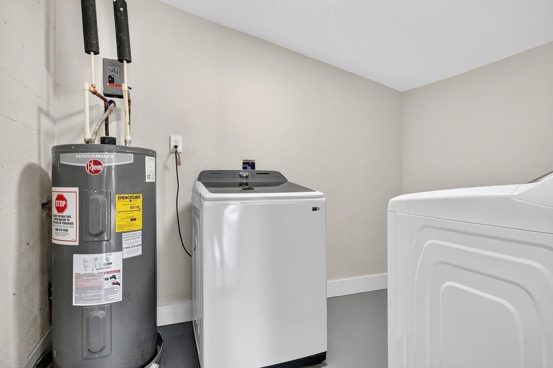 For Sale: $550,000 (4 beds, 3 baths, 1339 Square Feet)