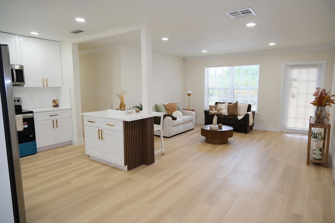 For Sale: $614,999 (3 beds, 2 baths, 1292 Square Feet)