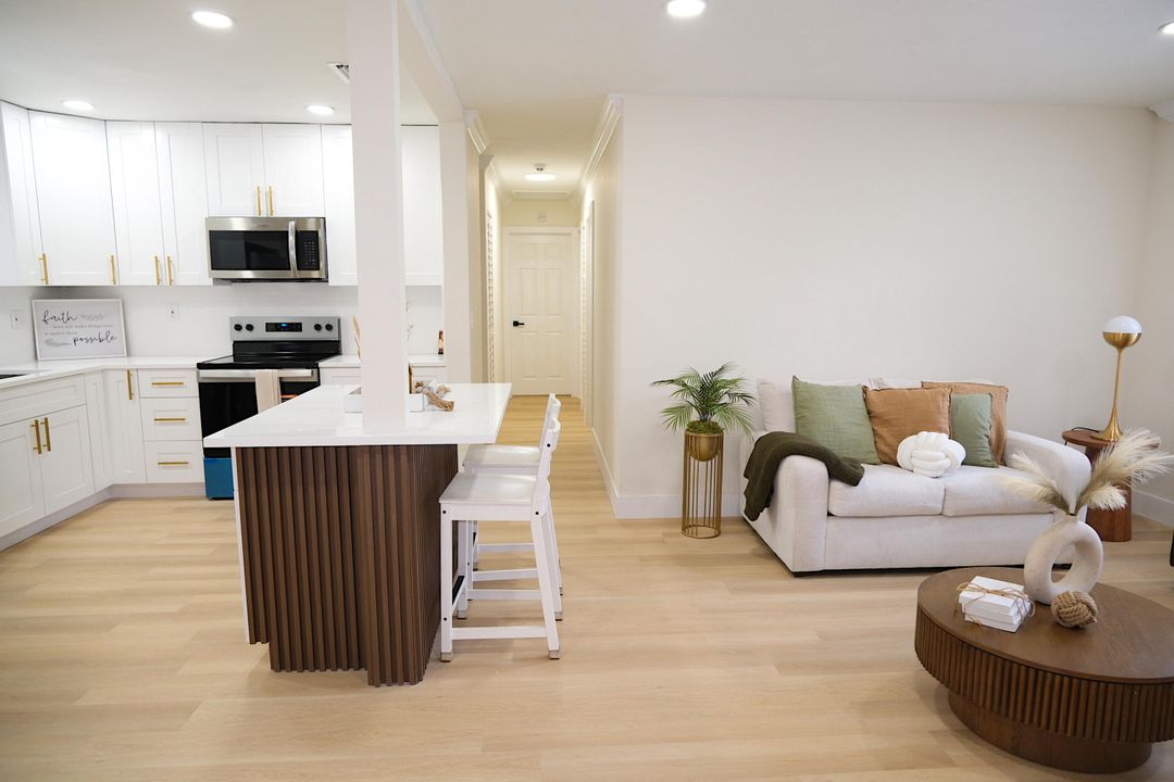 For Sale: $614,999 (3 beds, 2 baths, 1292 Square Feet)