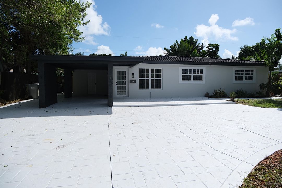 For Sale: $614,999 (3 beds, 2 baths, 1292 Square Feet)