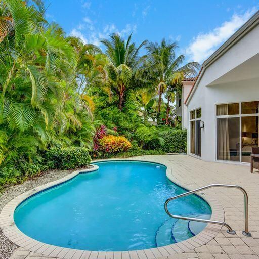 出租: $13,500 (3 贝兹, 2 浴室, 3087 平方英尺)