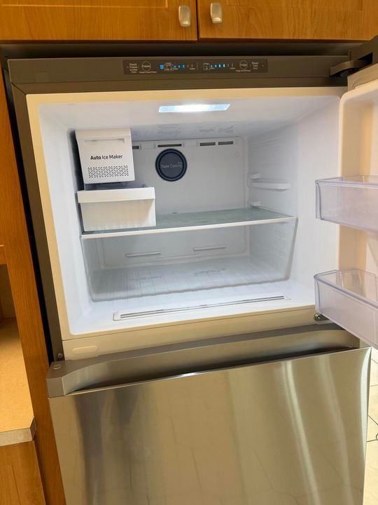 Active With Contract: $99,900 (2 beds, 2 baths, 896 Square Feet)