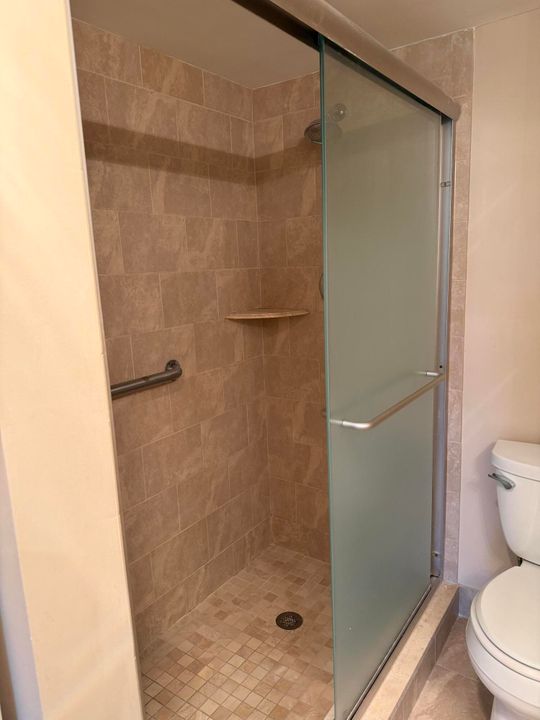 Active With Contract: $99,900 (2 beds, 2 baths, 896 Square Feet)