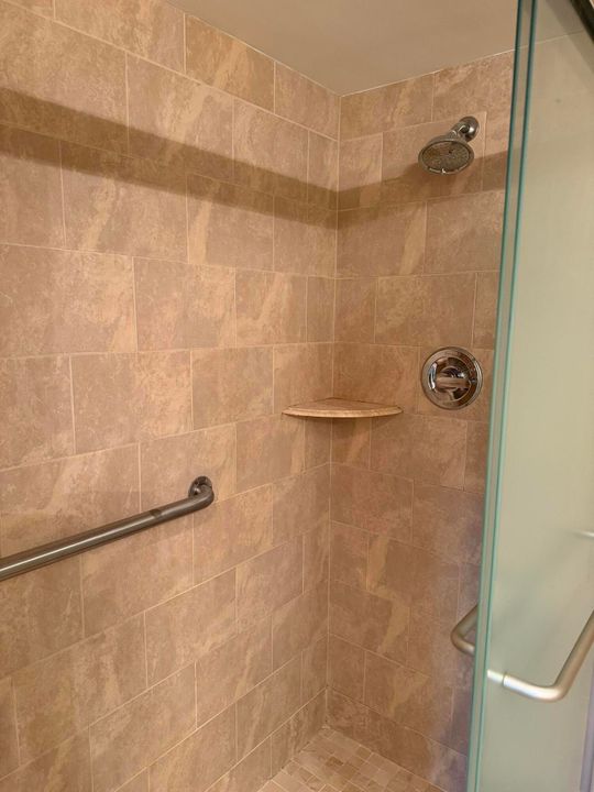 Active With Contract: $99,900 (2 beds, 2 baths, 896 Square Feet)