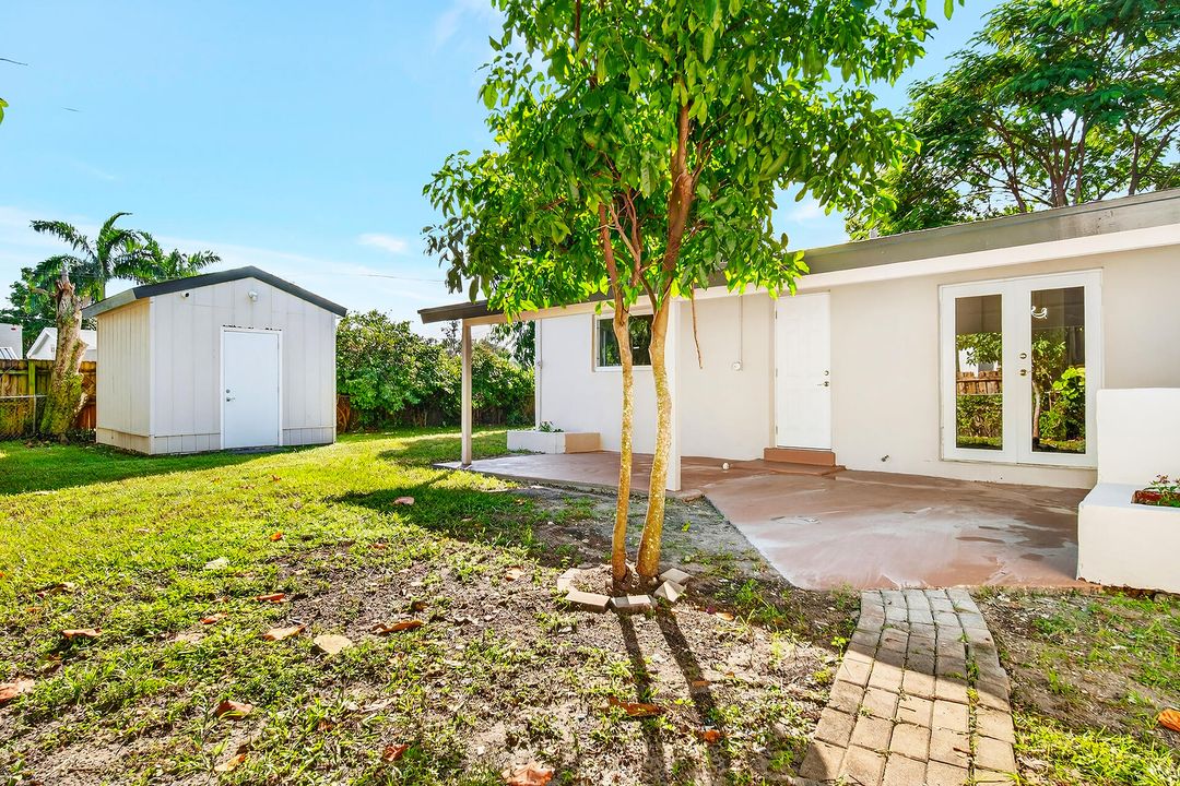 For Sale: $550,000 (4 beds, 3 baths, 1339 Square Feet)