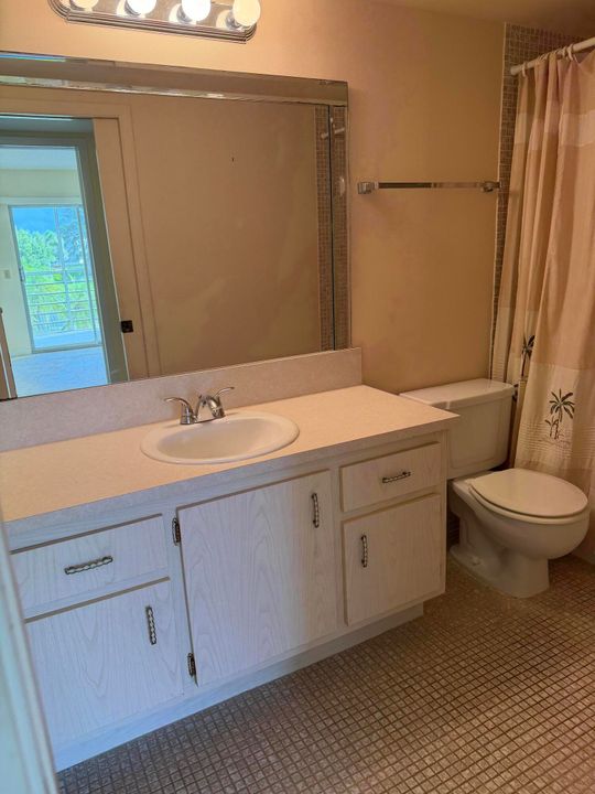 Active With Contract: $99,900 (2 beds, 2 baths, 896 Square Feet)