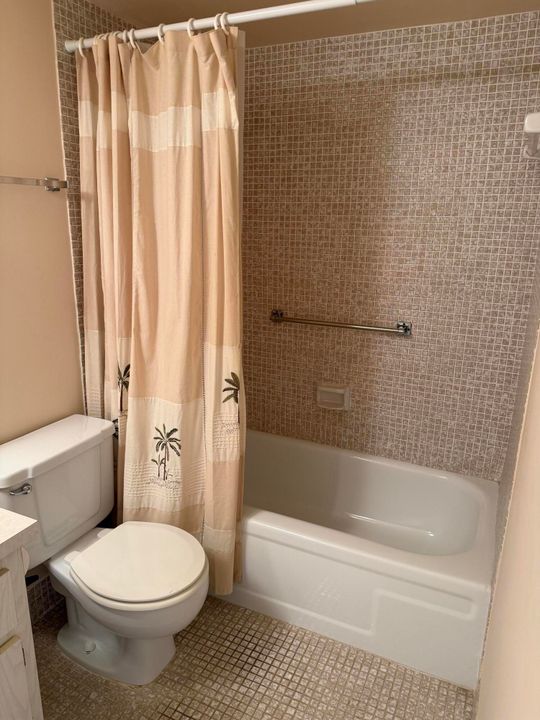 Active With Contract: $99,900 (2 beds, 2 baths, 896 Square Feet)