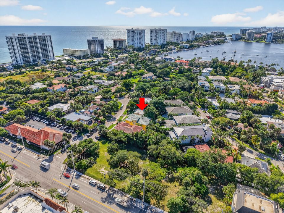 合同活跃: $1,699,000 (2 贝兹, 2 浴室, 1454 平方英尺)