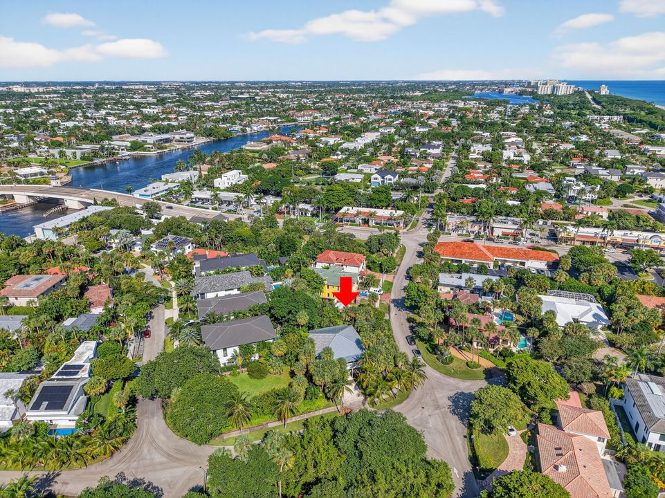 合同活跃: $1,699,000 (2 贝兹, 2 浴室, 1454 平方英尺)