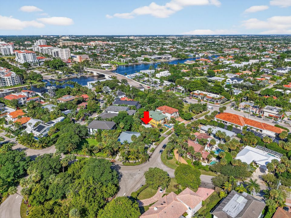 合同活跃: $1,699,000 (2 贝兹, 2 浴室, 1454 平方英尺)