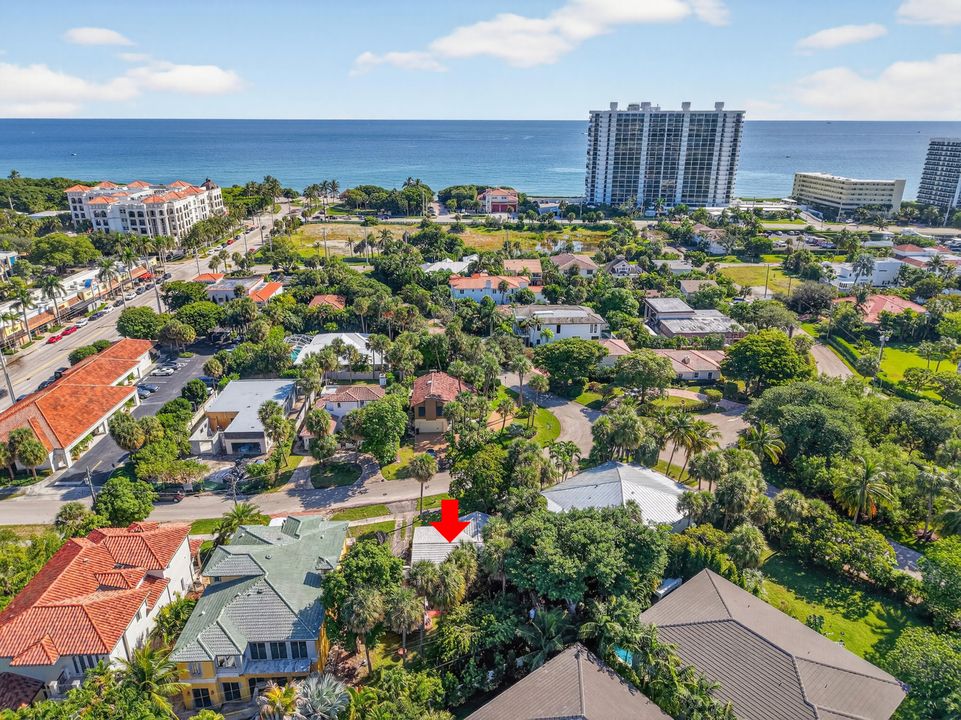 合同活跃: $1,699,000 (2 贝兹, 2 浴室, 1454 平方英尺)