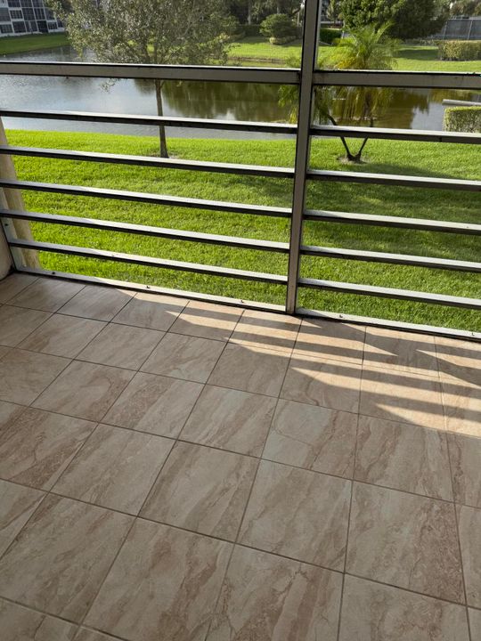 Active With Contract: $99,900 (2 beds, 2 baths, 896 Square Feet)