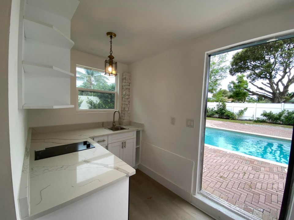 Recently Rented: $1,200 (1 beds, 1 baths, 500 Square Feet)