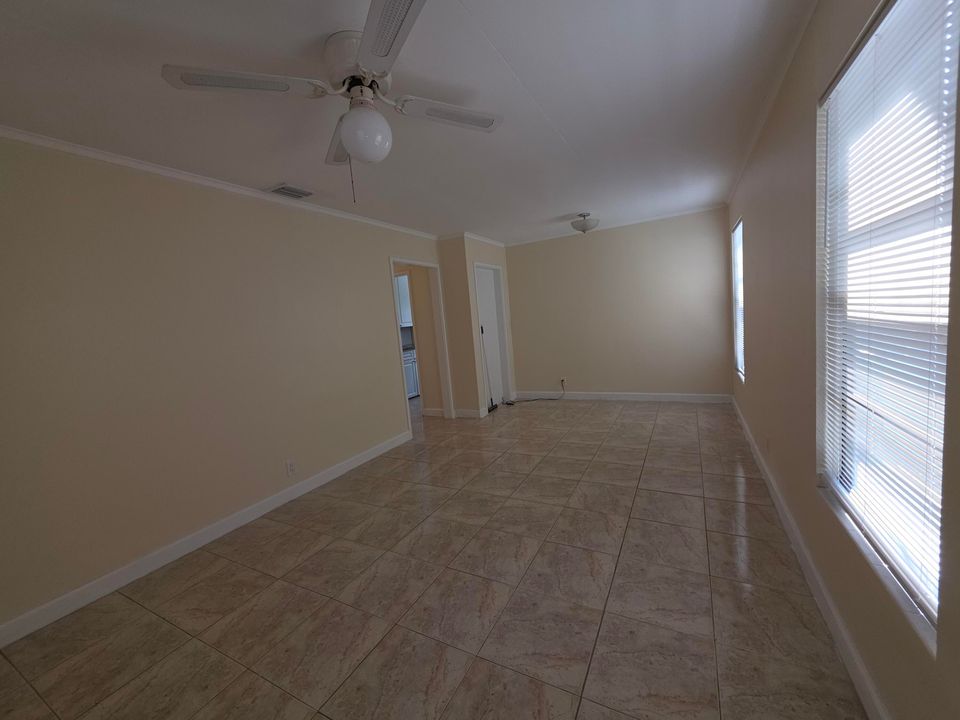 For Sale: $349,000 (3 beds, 1 baths, 850 Square Feet)