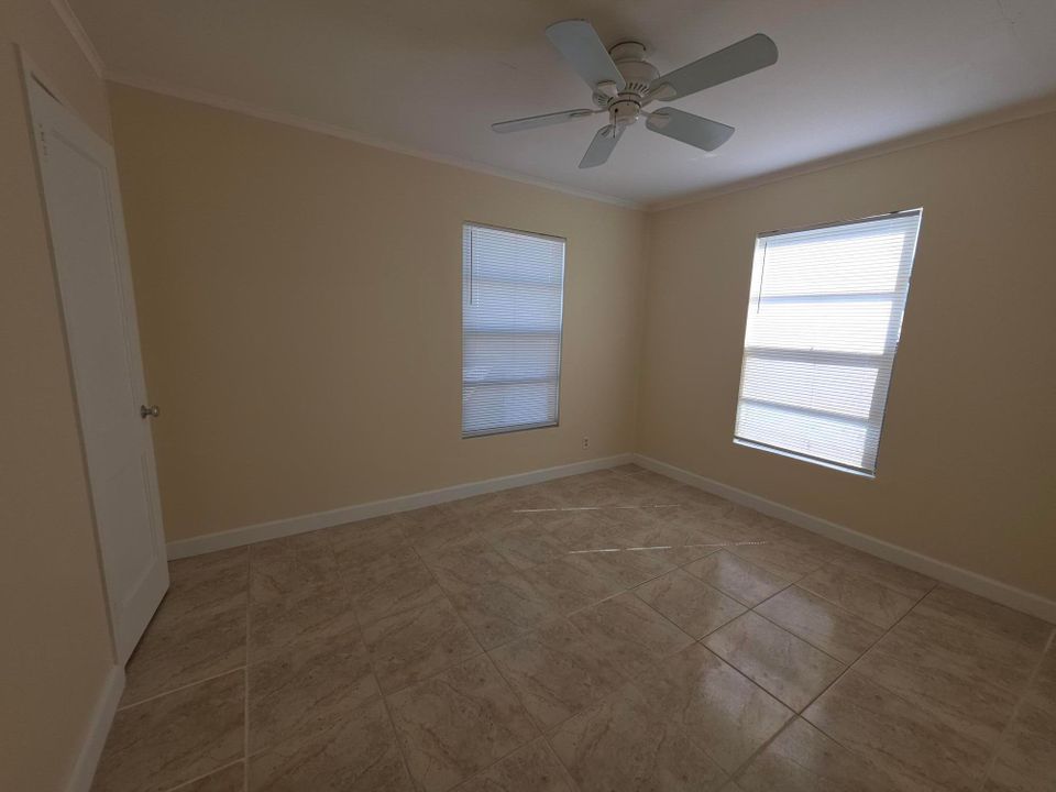 For Sale: $349,000 (3 beds, 1 baths, 850 Square Feet)