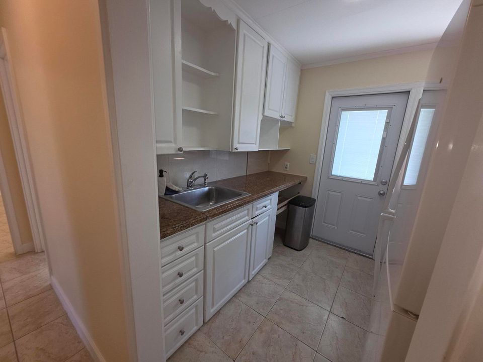 For Sale: $349,000 (3 beds, 1 baths, 850 Square Feet)