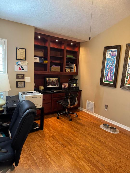 For Sale: $1,240,000 (4 beds, 3 baths, 3853 Square Feet)