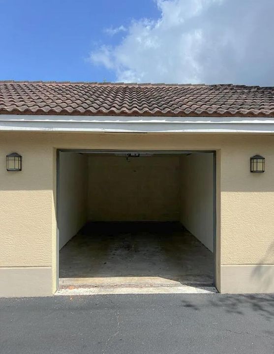 For Sale: $255,000 (1 beds, 1 baths, 863 Square Feet)