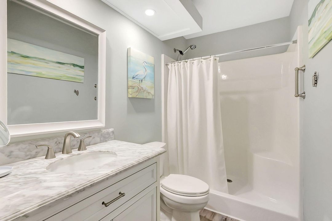 合同活跃: $165,000 (2 贝兹, 2 浴室, 1170 平方英尺)