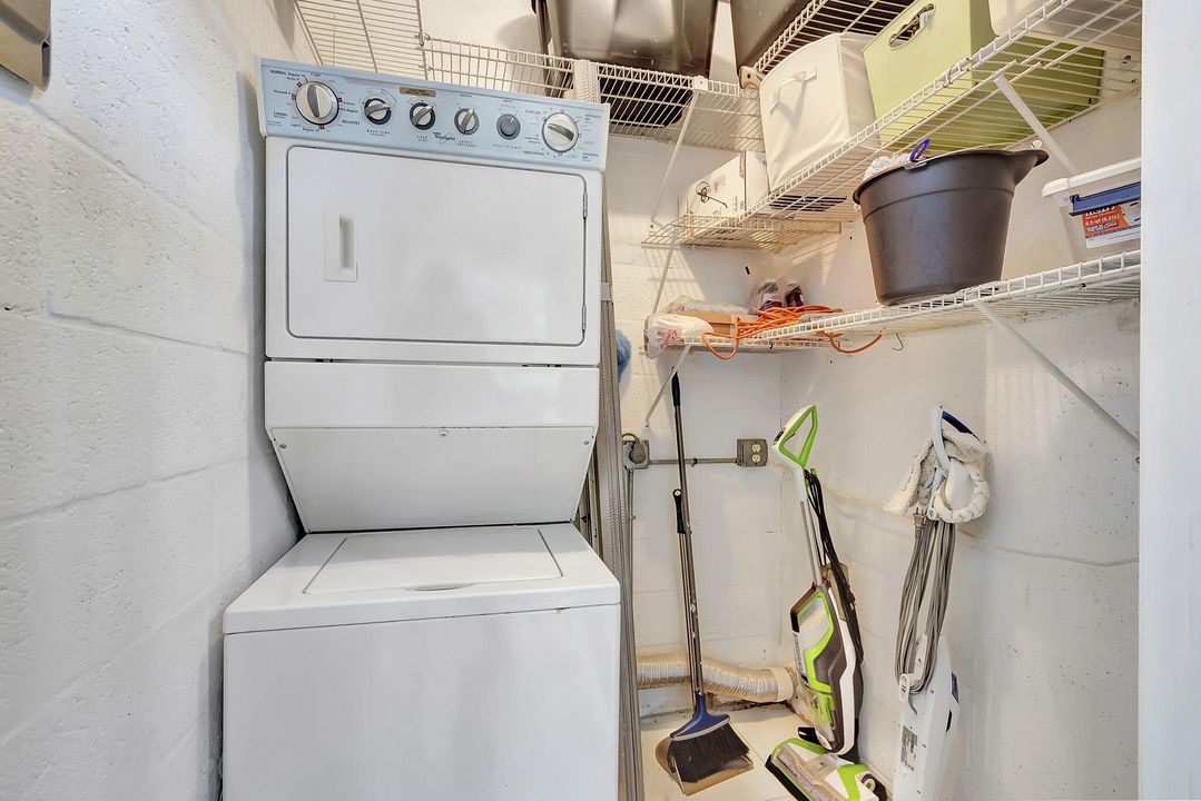 合同活跃: $165,000 (2 贝兹, 2 浴室, 1170 平方英尺)