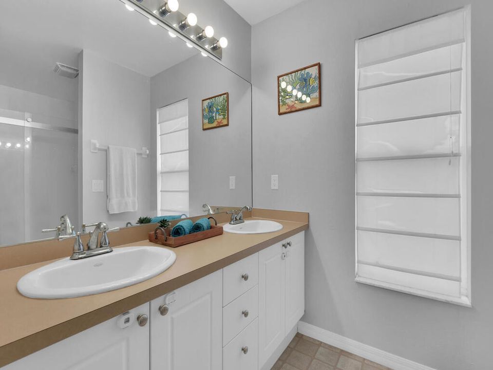 待售: $347,000 (3 贝兹, 2 浴室, 1589 平方英尺)