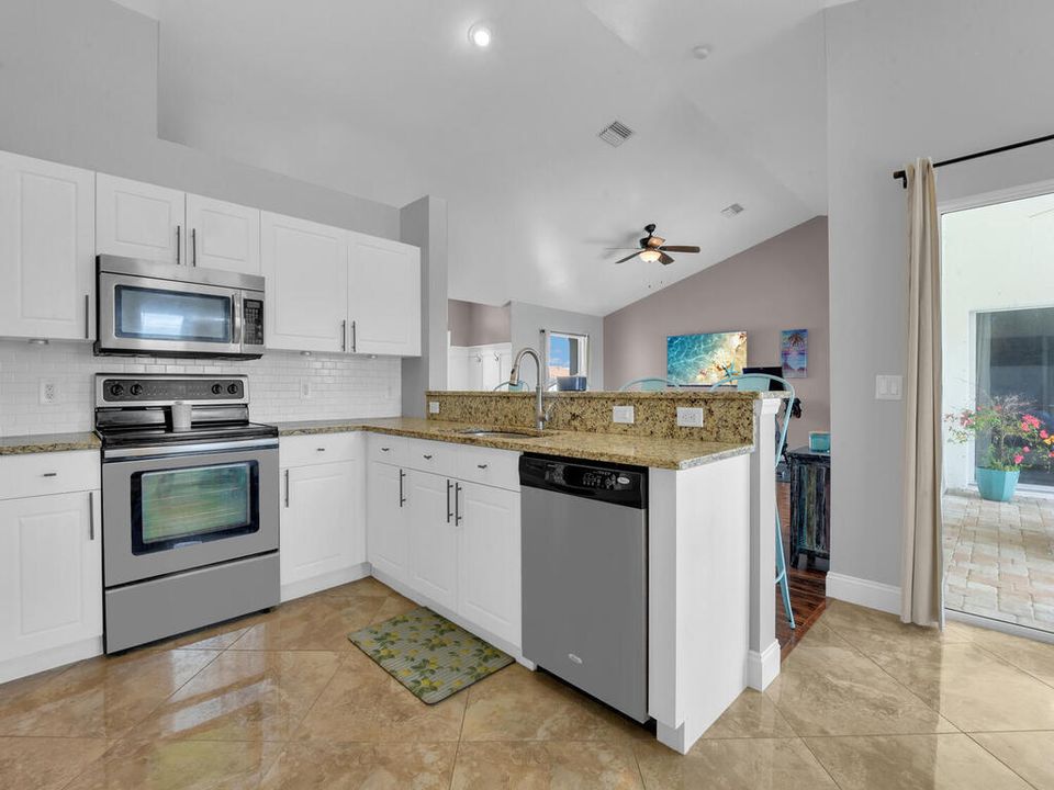 待售: $347,000 (3 贝兹, 2 浴室, 1589 平方英尺)