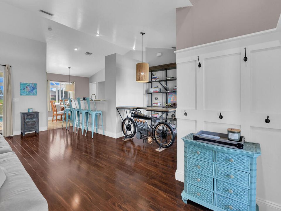 待售: $347,000 (3 贝兹, 2 浴室, 1589 平方英尺)