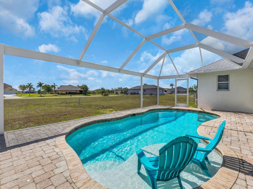 待售: $347,000 (3 贝兹, 2 浴室, 1589 平方英尺)