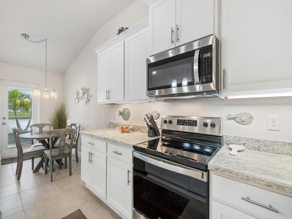 For Sale: $419,000 (4 beds, 2 baths, 2002 Square Feet)