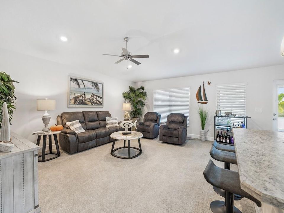 For Sale: $419,000 (4 beds, 2 baths, 2002 Square Feet)