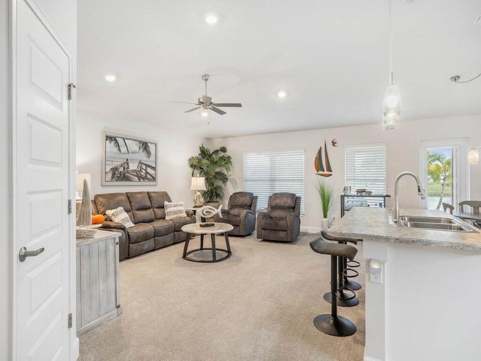 For Sale: $419,000 (4 beds, 2 baths, 2002 Square Feet)