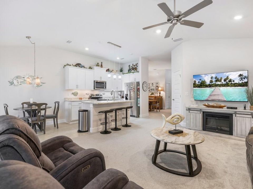 For Sale: $419,000 (4 beds, 2 baths, 2002 Square Feet)